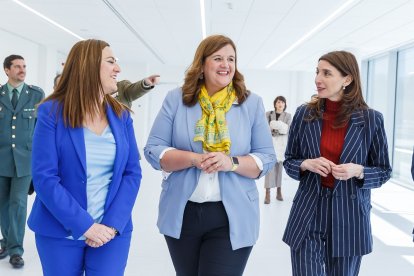 La ministra de Justicia, Pilar Llop, inaugura el edificio de la nueva sede de los juzgados de Segovia, junto a la delegada del Gobierno en Castilla y León, Virginia Barcones, entre otras autoridades.- ICAL