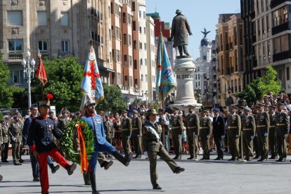 Celebración del Día de las Fuerzas Armadas en Valladolid.- J. M. LOSTAU