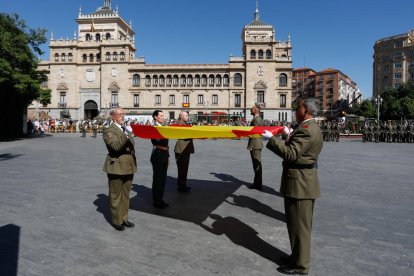 Celebración del Día de las Fuerzas Armadas en Valladolid.- J. M. LOSTAU