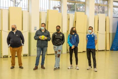 Segunda jornada de 'El Deporte VA al cole' en el Miguel Hernández. / Andrés Alonso