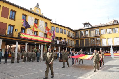 Transporte de la bandera nacional en el 