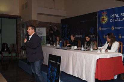 Desayunos de la APDV desde la Real Sociedad Hípica. / M. G. E.