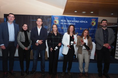Desayunos de la APDV desde la Real Sociedad Hípica. / M. G. E.