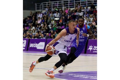 UEMC Real Valladolid Baloncesto - HLA Alicante. / PHOTOGENIC