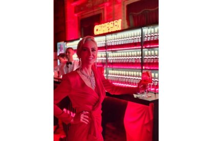 La actriz Kira Miro en la fiesta VIP de los Goya en el Club 1844 en el Círculo de Recreo. -CAMPARI ESPAÑA