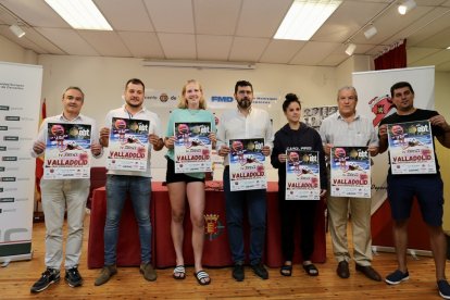 Presentación del torneo de balonmano playa. / M. A.