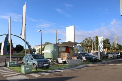 Presentación de la nueva imagen de Dacia en las instalaciones de Dacia Arroyo. -DACIA