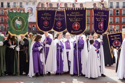 Procesión del Encuentro de 'Jesús Resucitado' con la 'Virgen de la Alegría' el Domingo de Resurrección en Valladolid -J.M. LOSTAU