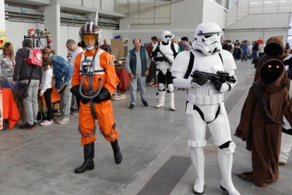 Figurantes de Star Wars en la Feria del Coleccionismo. -J.M. LOSTAU