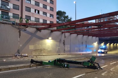 Cierre del túnel de la Circular, tras el accidente que desprendió una viga.