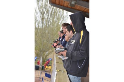 Varios pilotos durante una jornada de competición. / E. M.