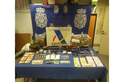 Registro domiciliario que ha acabado con doce detenidos por cultivo y tráfico de cannabis en Valladolid.- MINISTERIO HACIENDA