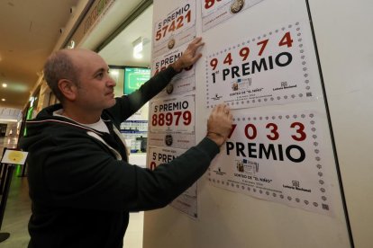 La Rana de Oro de Río Shopping celebra el primer y tercer premio de la Lotería de El Niño. PHOTOGENIC