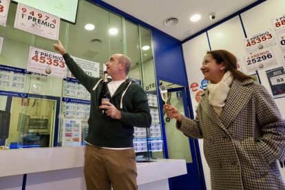 La Rana de Oro de Río Shopping celebra el primer y tercer premio de la Lotería de El Niño. PHOTOGENIC