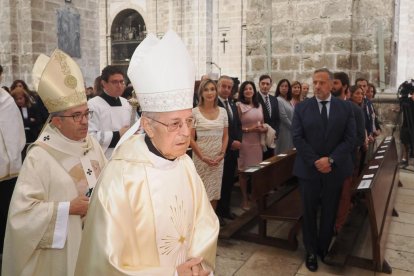 Procesión y misa solemne en honor a Nuestra Señora de San Lorenzo, patrona de Valladolid. PHOTOGENIC