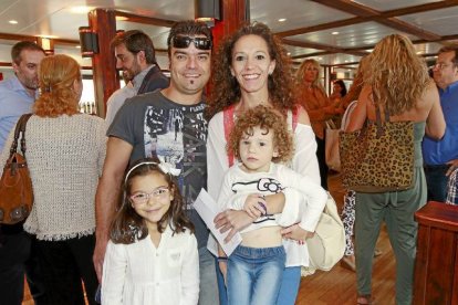 Macarena, José Luis Espeso, Yolanda Soba, Elisa (Bar Pilarica Chiralo).
