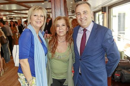 Pilar Pérez, María Dorado y Luis Chico (presidente turismo rural Castilla y León)