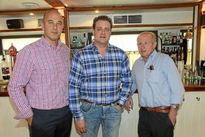 Roberto Carrasqueño (El Mundo), José A. García S.J. y José A. García V. (Sombreros para pensar)
