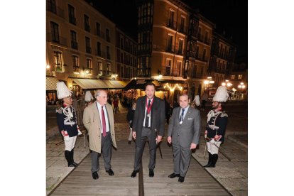 VALLADOLID. 24/03/23. PHOTOGENIC. Pregón de la Semana Santa de Valladolid a cargo de Francisco Fonseca Morillo con la asistencia del alcalde, Óscar Puente, y distintos miembros de la Corporación Municipal.