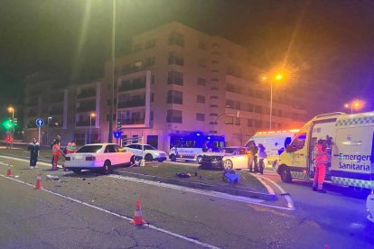 Accidente por colisión entre dos turismos en la calle Kilimanjaro. - POLICÍA VALLADOLID