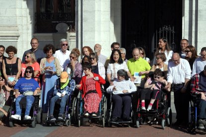 Celebración del Día Mundial de la Parálisis Cerebral en la Plaza Mayor de Valladolid.- ICAL
