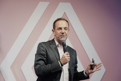 Sébastien Guigues, director general de Renault España, en la rueda de prensa nuevo Renault Espace en Oporto. -ICAL