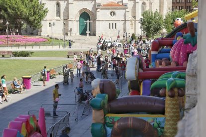 Hinchables en Portugalete con motivo de las Fiestas de Valladolid. Photogenic