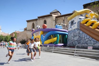 Hinchables en Portugalete con motivo de las Fiestas de Valladolid. Photogenic