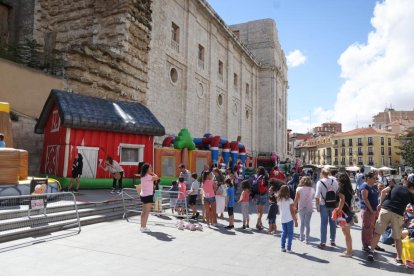 Hinchables en Portugalete con motivo de las Fiestas de Valladolid. Photogenic