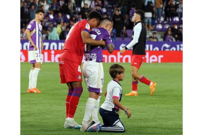 Secuencia en la que el pequeño Niko abandona el césped de Zorrilla. PHOTOGENIC
