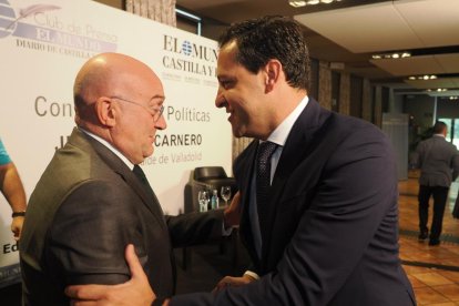 Jesús Julio Carnero (Alcalde de Valladolid) y Raúl De la Hoz Quintano (Procurador del Grupo PP por Valladolid de las Cortes de Castilla y León). Club de Prensa El Mundo. Conversaciones políticas con Jesús Julio Carnero. -PHOTOGENIC