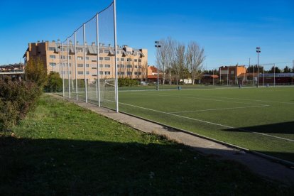 Carretera de Rueda, campo deportivo UD Sur Martín Luquero.- J.M. LOSTAU