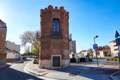 Carretera de Rueda, Torreón y plaza de las Ciudades Hermanas.- J.M. LOSTAU