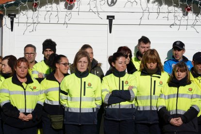 Minuto de silencio por el operario fallecido en accidente laboral. / ICAL