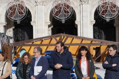 Minuto de silencio por el operario fallecido en accidente laboral. / ICAL