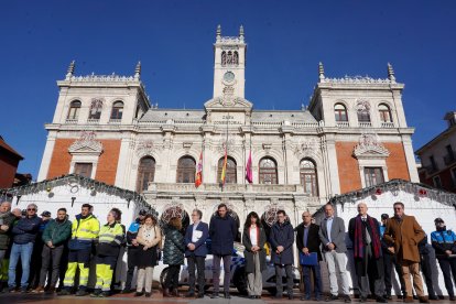 Minuto de silencio por el operario fallecido en accidente laboral. / ICAL