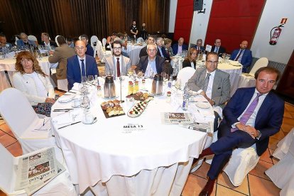 Alicia Iglesias, Roberto García Carrasqueño, Saúl Núñez, Miguel Ángel González, Cayetano Cifuentes y Alberto Pereda.