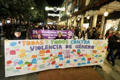 Foto de la manifestación con motivo del Día Internacional Contra la Violencia de Género. -PHOTOGENIC.