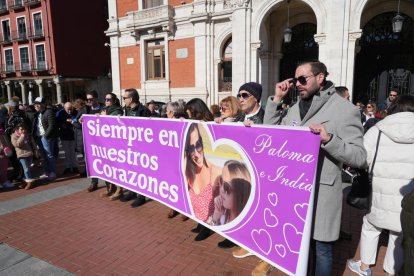 JUAN MIGUEL LOSTAU. 05/02/2023. VALLADOLID. COMUNIDAD DE CASTILLA Y LEÓN. PLAZA MAYOR. CONCENTRACIÓN PARA PEDIR LA PENA DE PRISIÓN PERMANENTE PARA EL ASESINO DE PALOMA E INDIA.