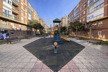 Glorieta del descubrimiento del barrio La Pilarica de Valladolid.- J. M. LOSTAU