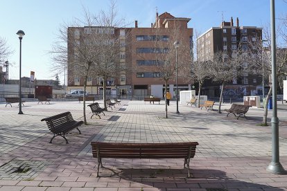Plaza del aviador Gómez del Barco del barrio La Pilarica de Valladolid.- J. M. LOSTAU