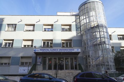 Centro de Especialidades de la calle Doce de Octubre del barrio La Pilarica de Valladolid.- J. M. LOSTAU