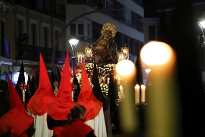 Martes Santo - Procesión del Encuentro de la Santísima Virgen con su hijo.- PHOTOGENIC