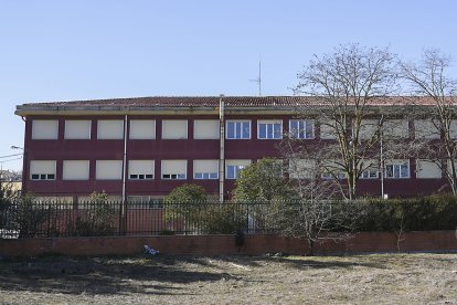 CEIP Antonio Machado del barrio La Pilarica de Valladolid.- J. M. LOSTAU