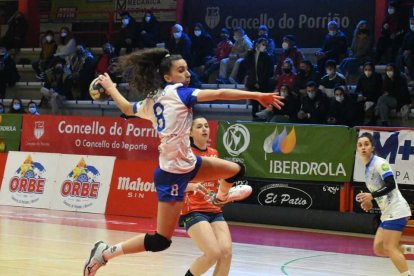 Porriño-Caja Rural Aula, partido de ida de la Copa de la Reina. /V. G. DE GARIBAY