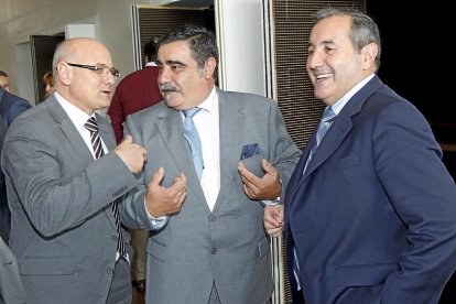 Congreso Somos Castilla y León El subdelegado del Gobierno en Valladolid, Gómez Iglesias, junto a Agustín Berzosa.