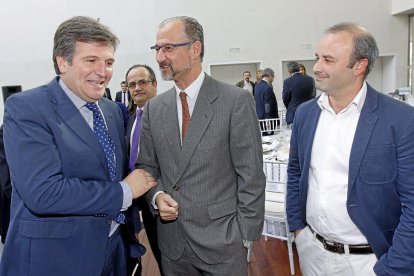 Congreso Somos Castilla y León Alfonso Jiménez Rodríguez, de Cascajares, junto a Luis Fuentes, el portavoz de Ciudadanos