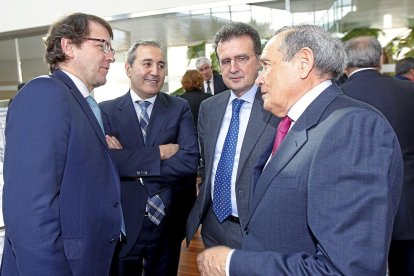 Congreso Somos Castilla y León El alcalde de Salamanca, Alfonso Fernández Mañueco, Carlos Rico, presidente de ACOR, José Luis Ulibarri, presidente de EDIGRUP, y el presidente de Protos, Edmundo Bayón