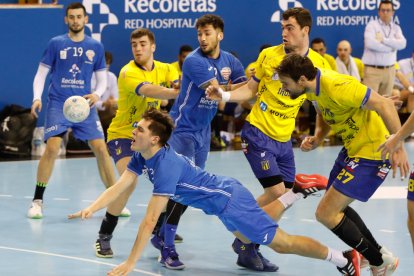 Recoletas Atlético Valladolid - Bidasoa. / J. M. LOSTAU