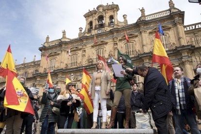 Concentración de VOX frente al ayuntamiento de Salamanca.- ICAL